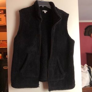 Black fleece vest